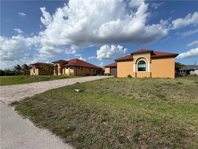 2633 Nw 24th St, Cape Coral, Florida 33993