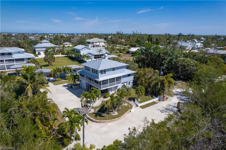 Birds eye view of property featuring a residential view