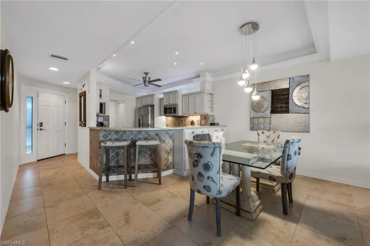 504 La Peninsula Blvd 504, Naples, Florida 34113