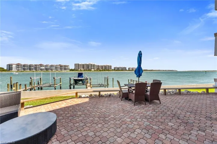 504 La Peninsula Blvd 504, Naples, Florida 34113