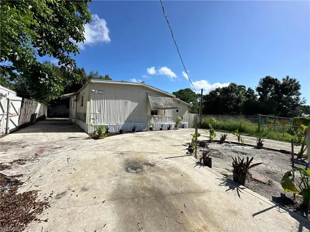 View of home's exterior
