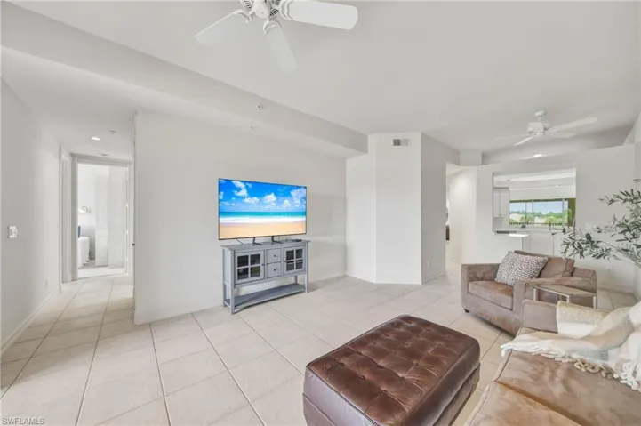 1845 Les Chateaux Blvd 303, Naples, Florida 34109