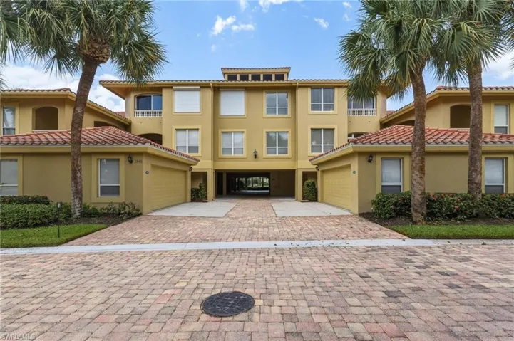 1845 Les Chateaux Blvd 303, Naples, Florida 34109