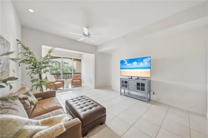 1845 Les Chateaux Blvd 303, Naples, Florida 34109