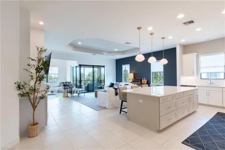 9673 Montelanico Loop 204, Naples, Florida 34119