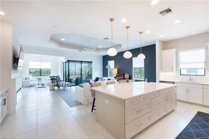 9673 Montelanico Loop 204, Naples, Florida 34119