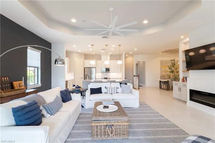 9673 Montelanico Loop 204, Naples, Florida 34119