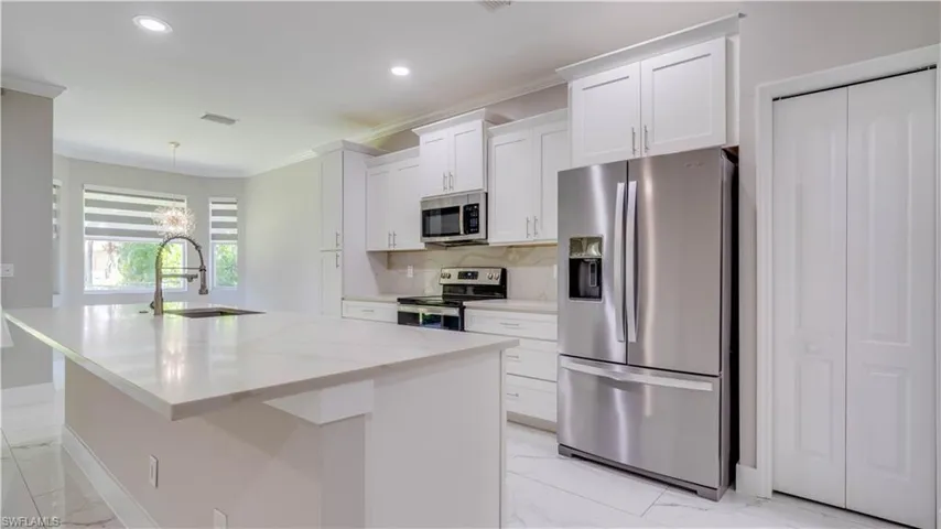 9543 Blue Stone Cir, Fort Myers, Florida 33913