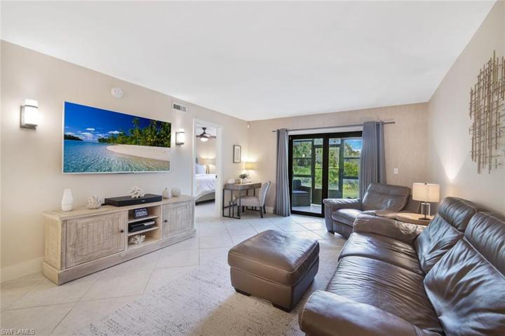 Crisp, clean, neutral decor! Decorator Paint, Grass Cloth Wall Accents, and Title Flooring throughout!