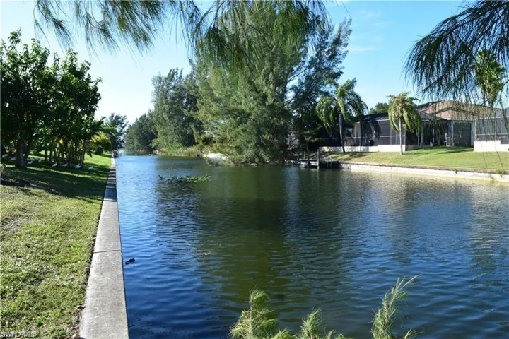 407 Se 16th St, Cape Coral Fl 33990