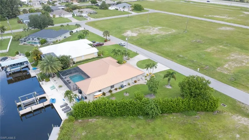 716 Sw 32nd Ct, Cape Coral, Florida 33991