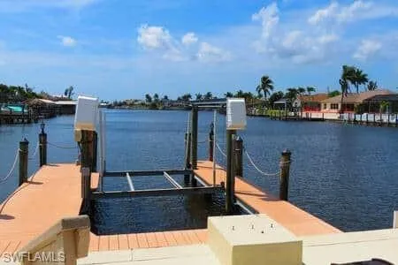 716 Sw 32nd Ct, Cape Coral, Florida 33991