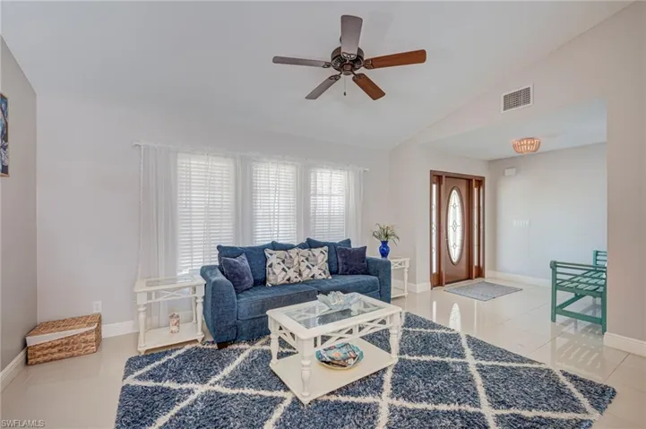 716 Sw 32nd Ct, Cape Coral, Florida 33991