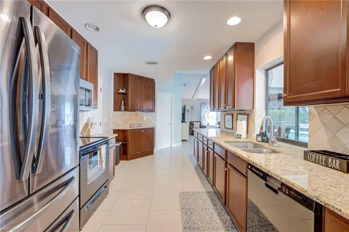 716 Sw 32nd Ct, Cape Coral, Florida 33991