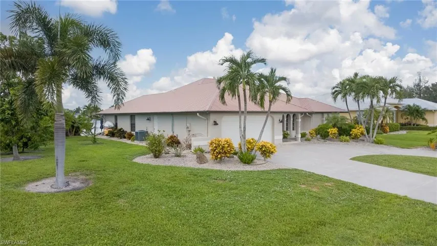 716 Sw 32nd Ct, Cape Coral, Florida 33991