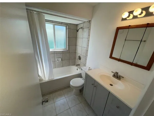 25 Estate Dr, North Fort Myers, Florida 33917