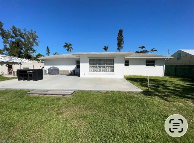 25 Estate Dr, North Fort Myers, Florida 33917