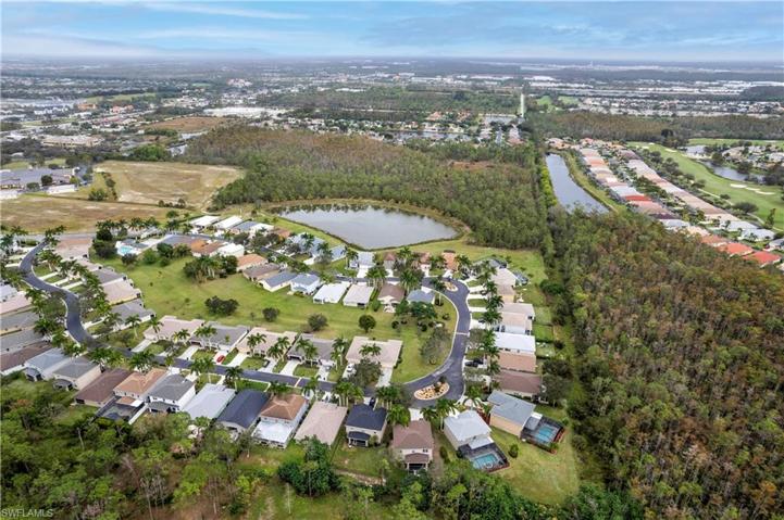 Close to all the shopping, churches, dining, and schools!