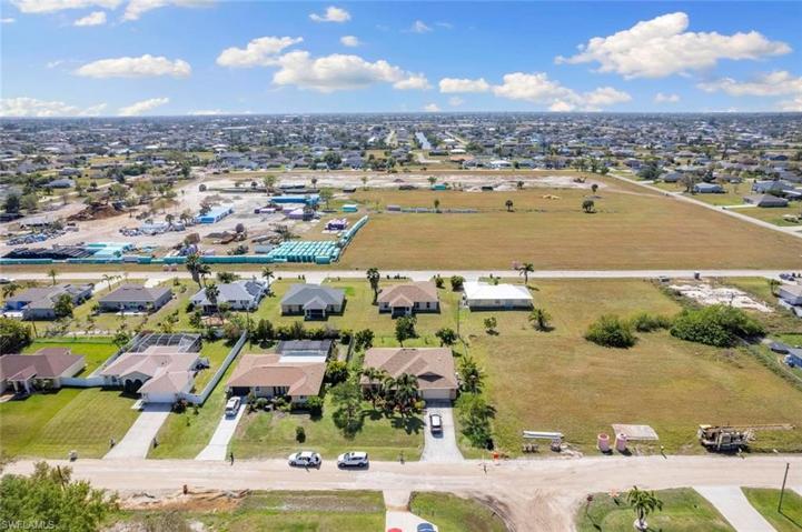 1028 NE 15th  ST, Cape Coral, FL 33909