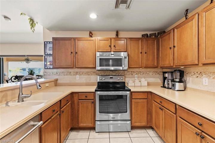 1028 NE 15th  ST, Cape Coral, FL 33909