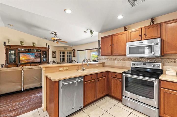 1028 NE 15th  ST, Cape Coral, FL 33909