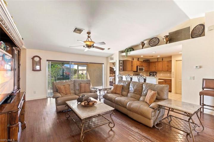 1028 NE 15th  ST, Cape Coral, FL 33909
