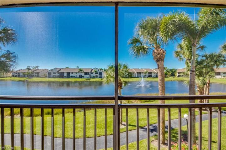 Large Screened Lanai with Long Lake and Fountain Views