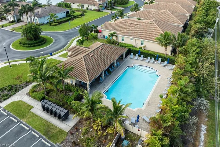 8231  Venetian Pointe  DR, Fort Myers, FL 33908