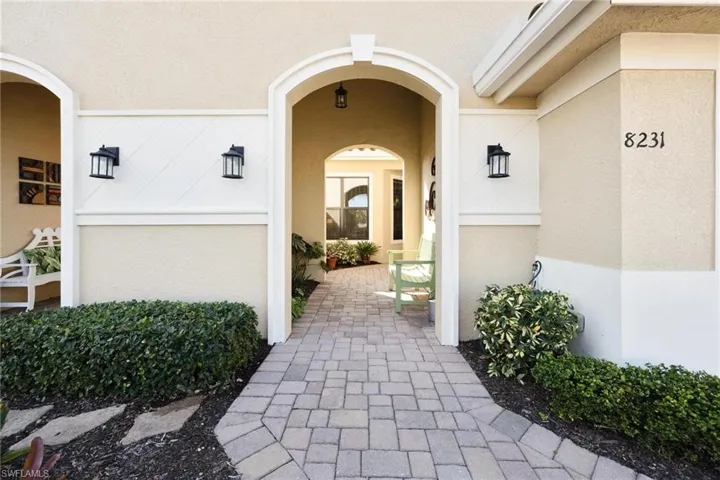 8231  Venetian Pointe  DR, Fort Myers, FL 33908