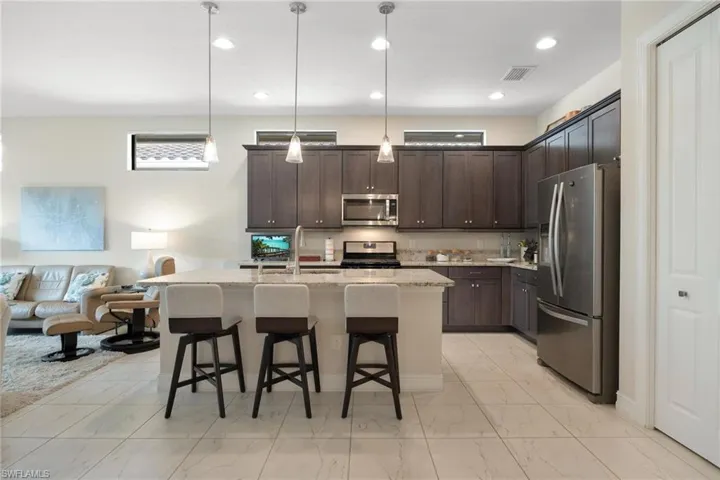 8231  Venetian Pointe  DR, Fort Myers, FL 33908