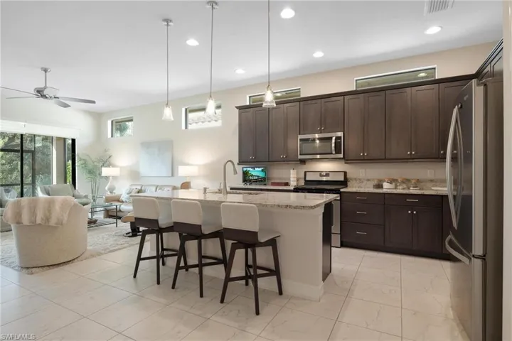 8231  Venetian Pointe  DR, Fort Myers, FL 33908