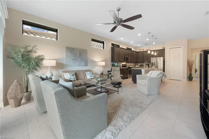 8231  Venetian Pointe  DR, Fort Myers, FL 33908