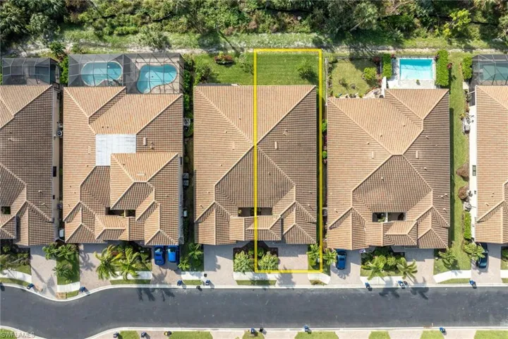 8231  Venetian Pointe  DR, Fort Myers, FL 33908