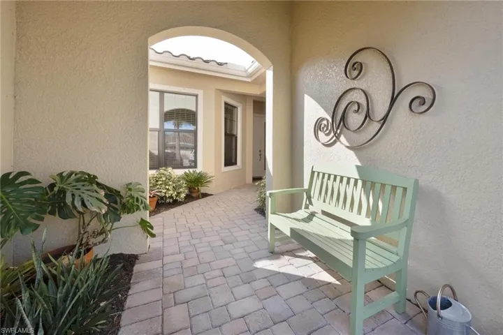8231  Venetian Pointe  DR, Fort Myers, FL 33908