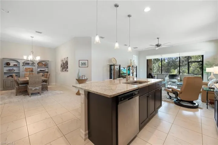 8231  Venetian Pointe  DR, Fort Myers, FL 33908
