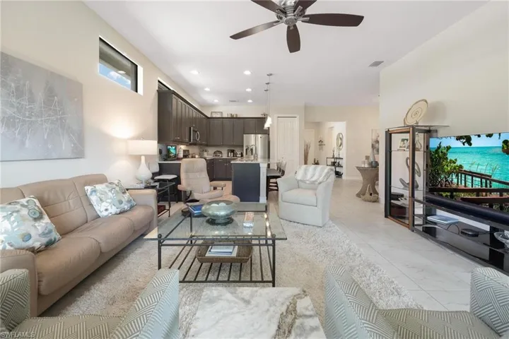 8231  Venetian Pointe  DR, Fort Myers, FL 33908