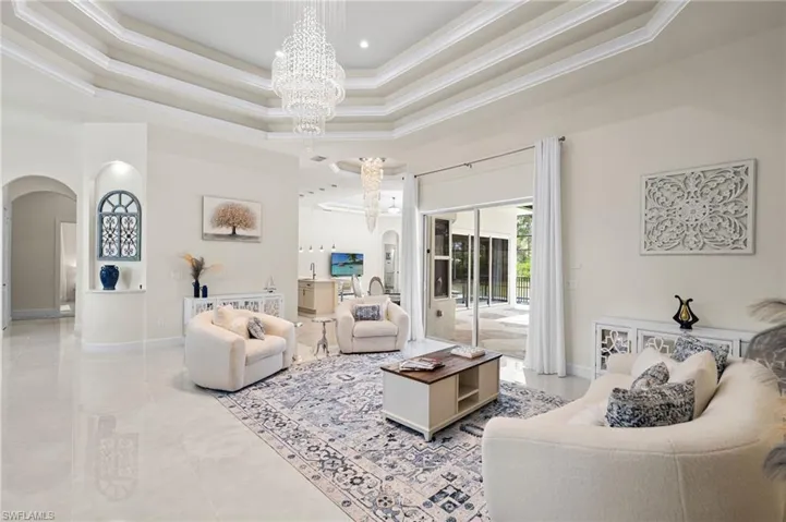 379 25th St Nw, Naples, Florida 34120