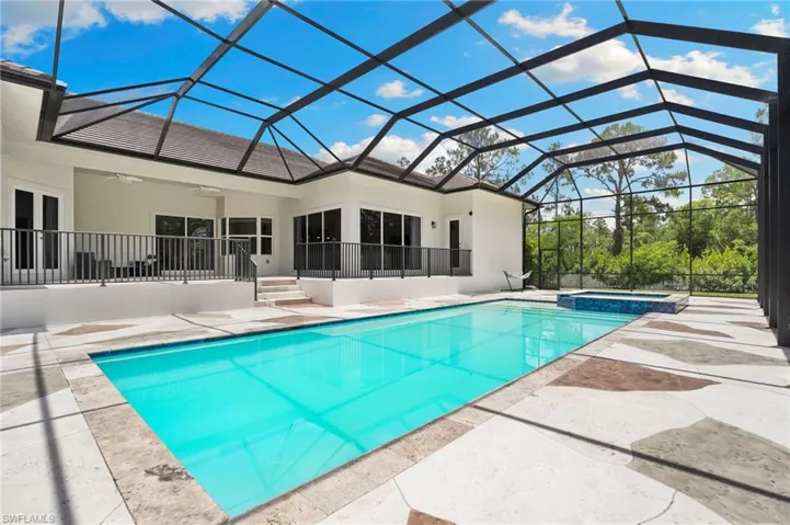 379 25th St Nw, Naples, Florida 34120