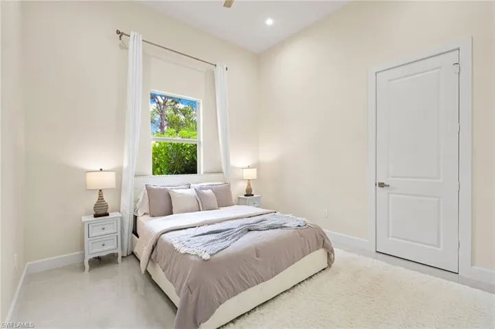 379 25th St Nw, Naples, Florida 34120