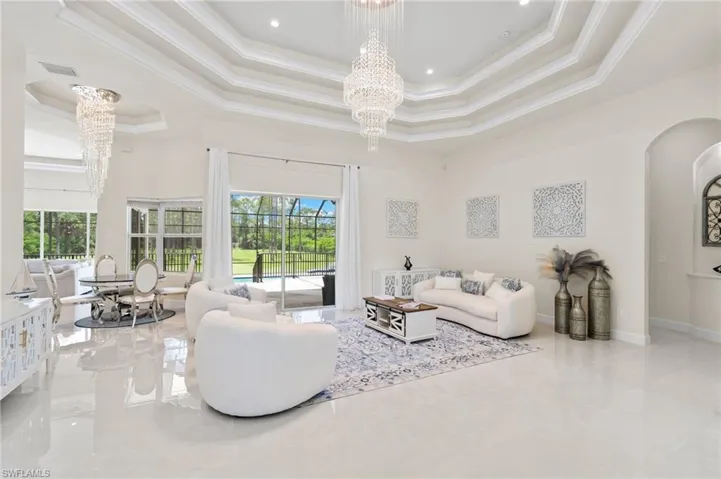 379 25th St Nw, Naples, Florida 34120