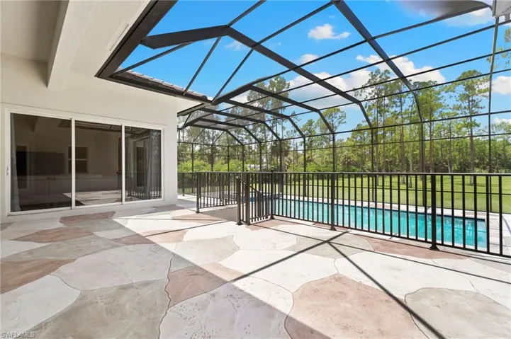 379 25th St Nw, Naples, Florida 34120