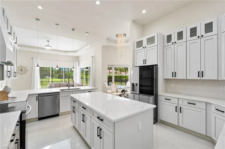 379 25th St Nw, Naples, Florida 34120