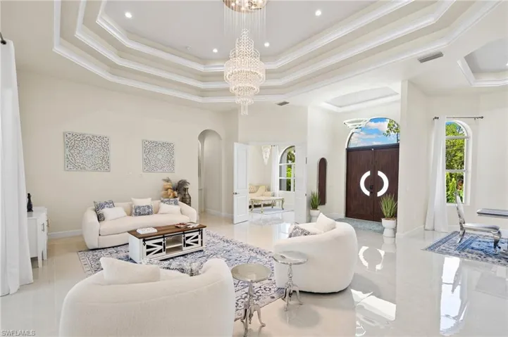 379 25th St Nw, Naples, Florida 34120