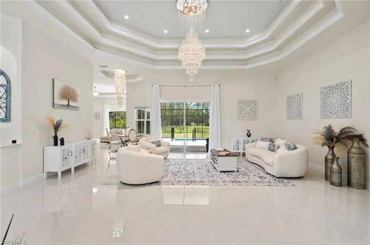 379 25th St Nw, Naples, Florida 34120