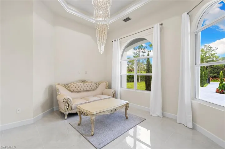 379 25th St Nw, Naples, Florida 34120