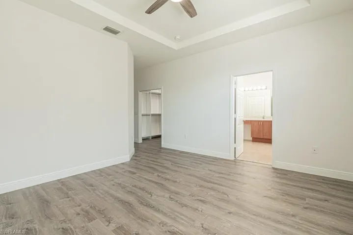 15496  Summit Place  CIR, Naples, FL 34119
