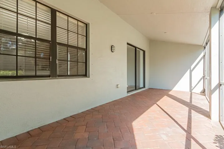 15496  Summit Place  CIR, Naples, FL 34119