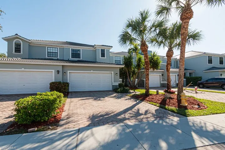 15496  Summit Place  CIR, Naples, FL 34119