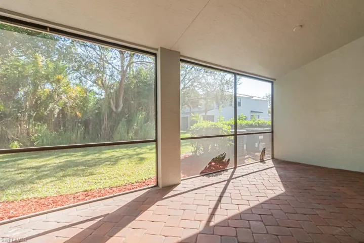 15496  Summit Place  CIR, Naples, FL 34119