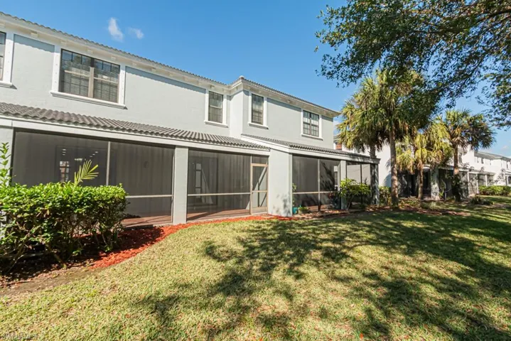 15496  Summit Place  CIR, Naples, FL 34119